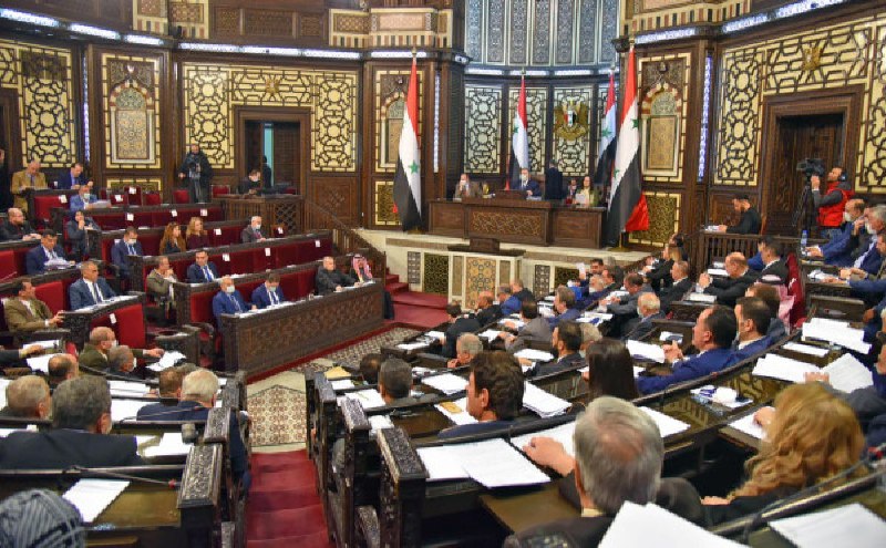 Заседание первого переходного парламента Сирии в Дамаске