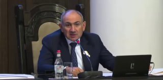 Никол Пашинян выступает с заявлением о внеплановых визитах в школы и больницы