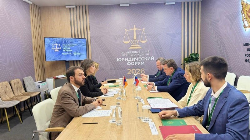 Встреча министра юстиции Армении Србуи Галян с министром юстиции РФ Константином Чуйченко в Санкт-Петербурге
