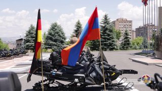 Встреча замминистра обороны Армении Эдварда Асряна с послом Германии Клаудией Буш в Ереване