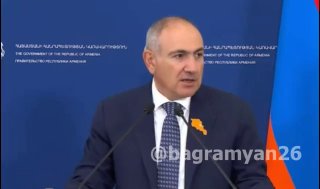 Премьер-министр Армении Никол Пашинян отвечает на вопрос журналиста, Нор-Норк