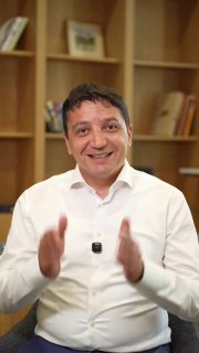 Министр финансов Армении Ваге Ованнисян выступает с отчетом о налогово-бюджетной политике, Нор-Норк
