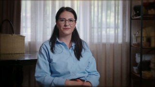Роза Агаян с продукцией бренда «Токун» из переработанной бумаги, Нор-Норк