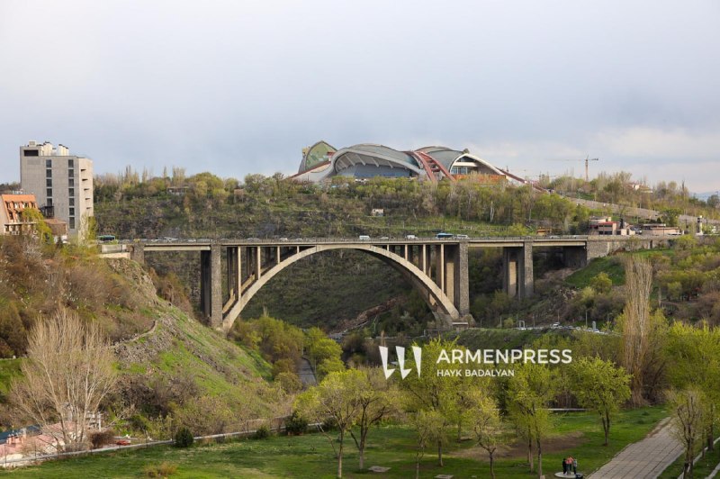 Вид на Разданское ущелье в Ереване, Армения