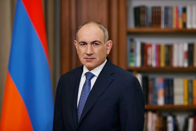 Никол Пашинян выступает с поздравлением в День Конституции, Нор-Норк