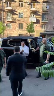 Сурен Папикян на встрече с молодёжной организацией «Гражданского договора» в Нор-Норке