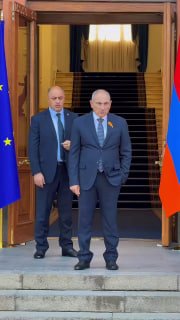 Встреча премьер-министра Армении Никола Пашиняна с главой Еврокомиссии Урсулой фон дер Ляйен в Ереване