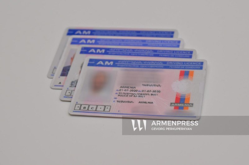 Заседание правительства Армении, министр внутренних дел Арпине Саргсян представляет изменения в получении водительских прав