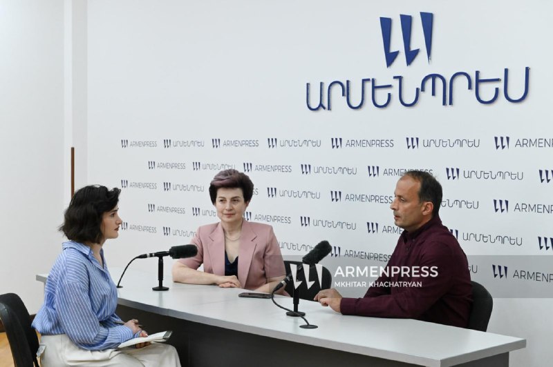 World Doctors Orchestra выступает в концертном зале имени Арама Хачатуряна в Ереване