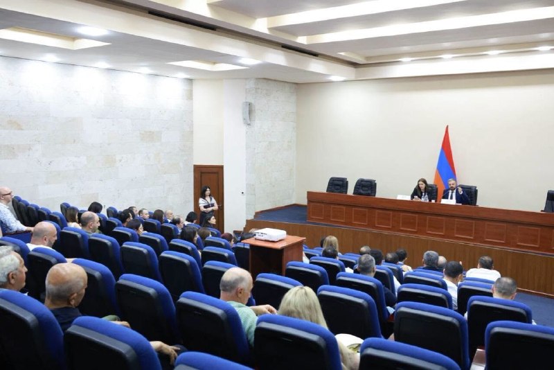 Встреча министра экономики Геворга Папояна с предпринимателями в Нор-Норке, 25 июня