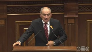 Никол Пашинян выступает с заявлением о возвращении азербайджанцев, Нор-Норк