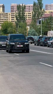 Премьер-министр Армении на стройке «Парка жизни» в Ботаническом саду Еревана