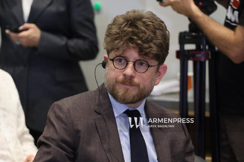 Посол Франции Оливье Декотиньи на встрече с армянскими экспортерами в Ереване
