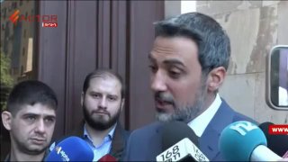 Арам Вардеванян, адвокат Роберта Кочаряна, выступает перед журналистами в Нор-Норке