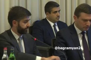 Никол Пашинян выступает на совещании, Нор-Норк, Ереван