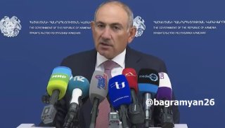 Никол Пашинян во время брифинга объявляет о доступе армянских цветоводов к платформе Нидерландов